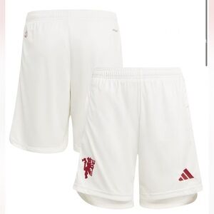 NWOT adidas Man United Third Shorts 2023-24 - Kids, size Small 9-10